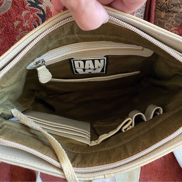 Dan W Ivory 3D Laser Cut Floral Stud Shoulder/Crossbody Bag. VGUC! - Picture 9 of 10